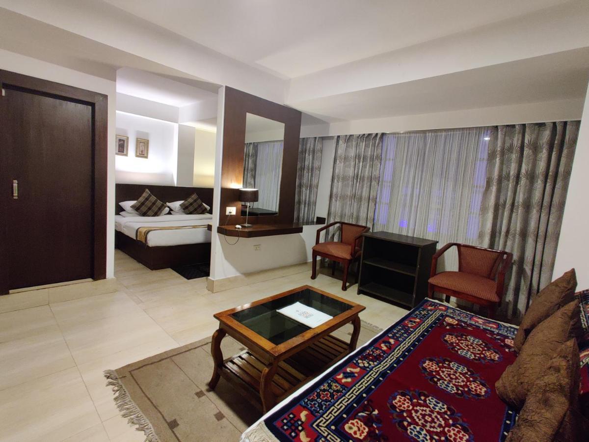 Hotel Tarayana Гангток Экстерьер фото